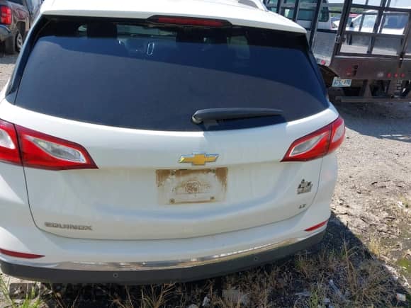 2019 Chevrolet Equinox LT z VIN 3GNAXKEV9KS639500, wystawiony jako IAAI lot #43127552 z przebiegiem 88 592 mil mil oraz . Historia ofert i sprzedaży dostępna na DreamBid. Obrazek 17.