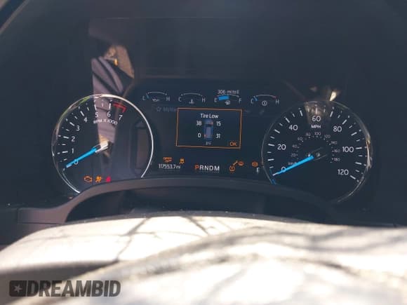 ✅ 2020 Ford Expedition Max Limited • VIN: 1FMJK1KT3LEA21715 • Lot: 42049257. Wystawiony na IAAI z przebiegiem 117 553 mil. Bezpłatny archiwum sprzedaży aukcyjnych z USA i szczegółowy raport historii pojazdu na DreamBid. Zdjęcie 7.