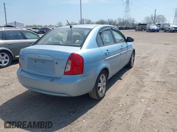 ✅ 2007 Hyundai Accent GLS • VIN: KMHCN46C27U097465 • Лот: 42068576. Опубликован ранее на IAAI с пробегом 129 278 миль. Бесплатный доступ к архиву аукционных продаж из США и подробный отчёт об истории автомобиля на DreamBid. Изображение 4.