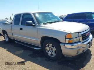 2007 GMC Sierra 1500 SLE1 with VIN 1GTEC19Z77Z159446, listed as a IAAI auction lot 42721508 with 320,145 mi miles and . Bid and sale history available at DreamBid. Image 1.