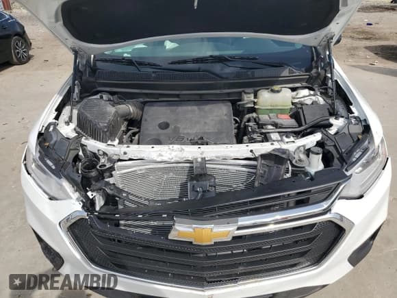 ✅ 2021 Chevrolet Traverse LS • VIN: 1GNERFKW9MJ109547 • Lot: 72908934. Wystawiony na Copart z przebiegiem 94 050 mil. Bezpłatny archiwum sprzedaży aukcyjnych z USA i szczegółowy raport historii pojazdu na DreamBid. Zdjęcie 14.