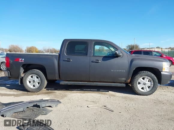 ✅ 2010 Chevrolet Silverado 1500 • VIN: 3GCRKSE20AG257552 • Лот: 43718985. Опубликован ранее на IAAI с пробегом 229 703 миль. Бесплатный доступ к архиву аукционных продаж из США и подробный отчёт об истории автомобиля на DreamBid. Изображение 14.