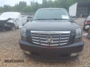 ✅ 2008 Cadillac Escalade • VIN: 1GYEC638X8R132914 • Lot: 42743713. Wystawiony na IAAI z przebiegiem 231 802 mil. Bezpłatny archiwum sprzedaży aukcyjnych z USA i szczegółowy raport historii pojazdu na DreamBid. Zdjęcie 6.