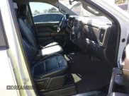 ✅ 2019 Chevrolet Silverado 1500 LT • VIN: 3GCPWCED1KG177455 • Lot: 43459254. Wystawiony na IAAI z przebiegiem 80 162 mil. Bezpłatny archiwum sprzedaży aukcyjnych z USA i szczegółowy raport historii pojazdu na DreamBid. Zdjęcie 5.