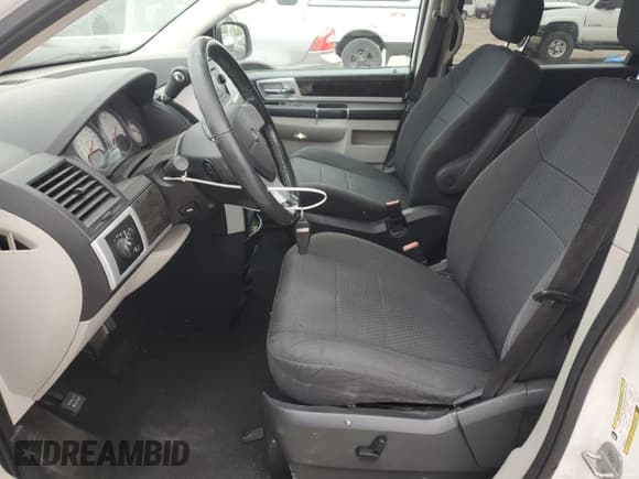 ✅ 2010 Dodge Grand Caravan SXT • VIN: 2D4RN5D19AR443959 • Lot: 82724915. Wystawiony na Copart z przebiegiem 167 057 mil. Bezpłatny archiwum sprzedaży aukcyjnych z USA i szczegółowy raport historii pojazdu na DreamBid. Zdjęcie 7.