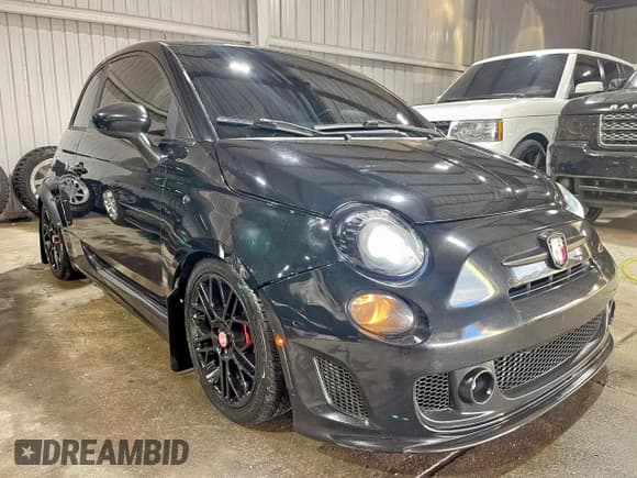 ✅ 2013 FIAT 500 Abarth • VIN: 3C3CFFFH9DT664970 • Lot: 62614615. Wystawiony na Copart z przebiegiem 121 686 mil. Bezpłatny archiwum sprzedaży aukcyjnych z USA i szczegółowy raport historii pojazdu na DreamBid. Zdjęcie 1.