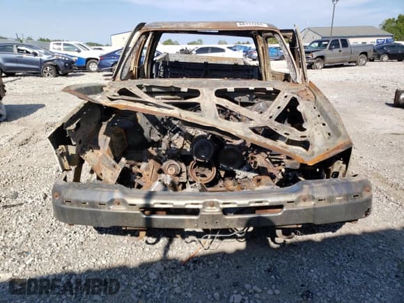 ✅ 2003 Chevrolet Silverado 1500 LS • VIN: 1GCEK19T13E191406 • Лот: 68137284. Опубликован ранее на Copart с пробегом Не указан. Бесплатный доступ к архиву аукционных продаж из США и подробный отчёт об истории автомобиля на DreamBid. Изображение 5.