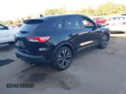 ✅ 2022 Ford Escape SE • VIN: 1FMCU0G63NUB51681 • Lot: 43400459. Wystawiony na IAAI z przebiegiem 38 707 mil. Bezpłatny archiwum sprzedaży aukcyjnych z USA i szczegółowy raport historii pojazdu na DreamBid. Zdjęcie 4.