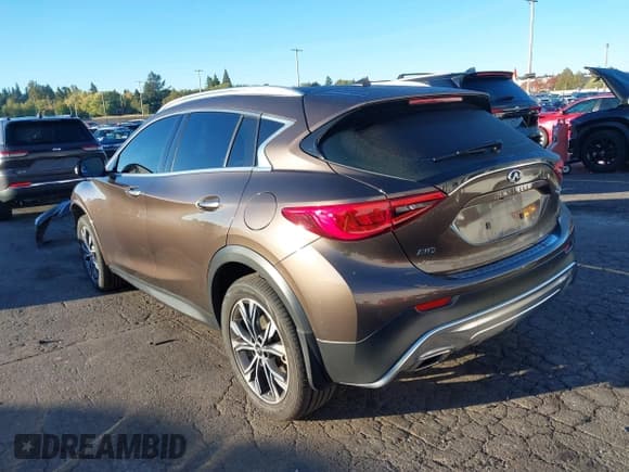 ✅ 2018 Infiniti QX30 Premium • VIN: SJKCH5CR4JA057372 • Lot: 43439344. Listed on IAAI with 45,158 mi. Free auction sales archive from the USA and detailed vehicle history report at DreamBid. Image 3.