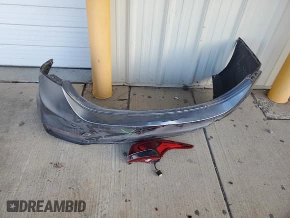 ✅ 2019 Hyundai Accent SE • VIN: 3KPC24A36KE062715 • Лот: 83286894. Опубликован ранее на Copart с пробегом 99 444 миль. Бесплатный доступ к архиву аукционных продаж из США и подробный отчёт об истории автомобиля на DreamBid. Изображение 12.