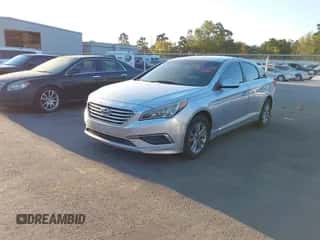 2016 Hyundai Sonata SE with VIN 5NPE24AF1GH401581, listed as a IAAI auction lot 43415050 with 167,500 mi miles and . Bid and sale history available at DreamBid. Image 2.