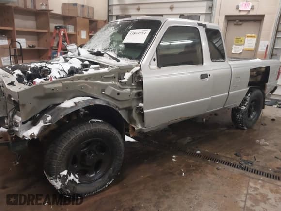 ✅ 2005 Ford Ranger XL • VIN: 1FTYR15EX5PA50504 • Lot: 43864254. Wystawiony na IAAI z przebiegiem Nie podano. Bezpłatny archiwum sprzedaży aukcyjnych z USA i szczegółowy raport historii pojazdu na DreamBid. Zdjęcie 2.