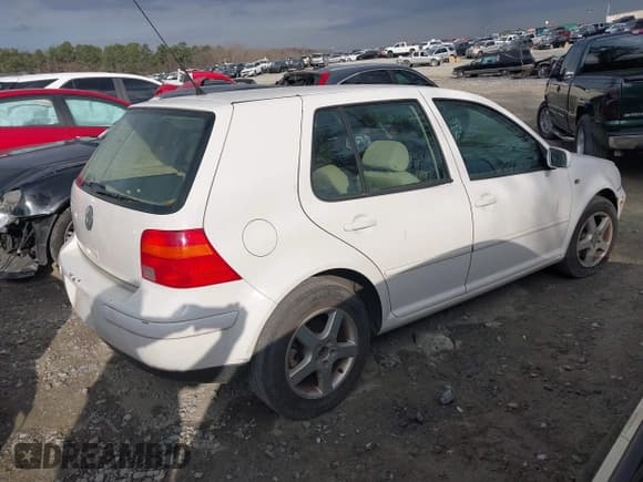 ✅ 2005 Volkswagen Golf GL • VIN: 9BWFL61J854018019 • Lot: 41796044. Wystawiony na IAAI z przebiegiem 193 854 mil. Bezpłatny archiwum sprzedaży aukcyjnych z USA i szczegółowy raport historii pojazdu na DreamBid. Zdjęcie 4.