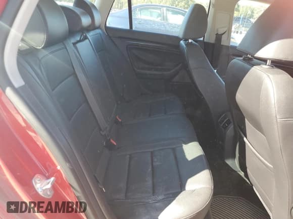 ✅ 2011 Volkswagen Jetta S • VIN: 3VWPX7AJ4BM617652 • Lot: 87177905. Wystawiony na Copart z przebiegiem 103 379 mil. Bezpłatny archiwum sprzedaży aukcyjnych z USA i szczegółowy raport historii pojazdu na DreamBid. Zdjęcie 10.