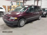✅ 2000 Chrysler Voyager SE • VIN: 2C4GJ44G0YR672491 • Lot: 43771741. Wystawiony na IAAI z przebiegiem 139 069 mil. Bezpłatny archiwum sprzedaży aukcyjnych z USA i szczegółowy raport historii pojazdu na DreamBid. Zdjęcie 2.