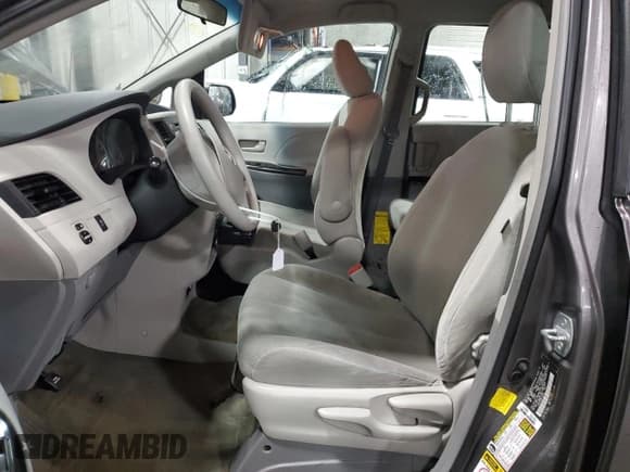 ✅ 2011 Toyota Sienna • VIN: 5TDZK3DC0BS142033 • Lot: 93661975. Listed on Copart with 155,149 mi. Free auction sales archive from the USA and detailed vehicle history report at DreamBid. Image 7.