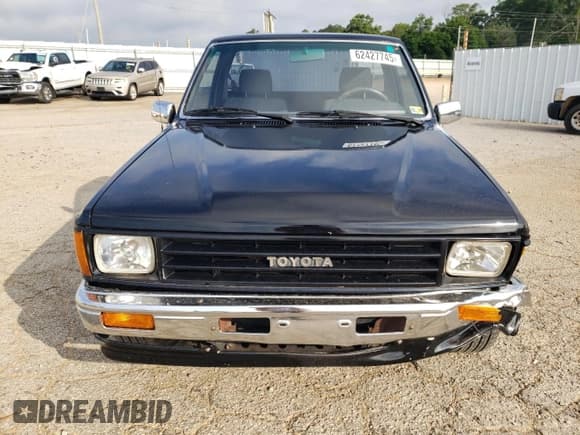 ✅ 1988 Toyota Pickup • VIN: JT4RN50R8J5153864 • Lot: 62427745. Listed on Copart with 216,035 mi. Free auction sales archive from the USA and detailed vehicle history report at DreamBid. Image 5.