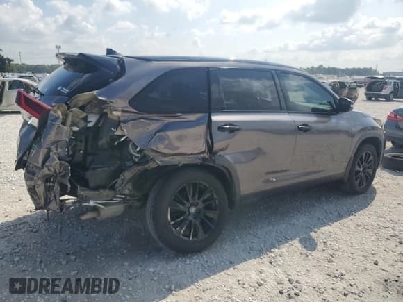 ✅ 2019 Toyota Highlander SE • VIN: 5TDKZRFH6KS322433 • Лот: 87110945. Опубликован ранее на Copart с пробегом 135 372 миль. Бесплатный доступ к архиву аукционных продаж из США и подробный отчёт об истории автомобиля на DreamBid. Изображение 3.