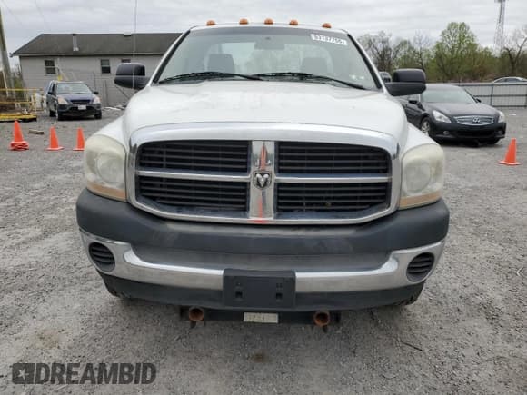 ✅ 2006 Dodge 2500 ST • VIN: 3D7KS26D16G202123 • Lot: 53137755. Wystawiony na Copart z przebiegiem 280 788 mil. Bezpłatny archiwum sprzedaży aukcyjnych z USA i szczegółowy raport historii pojazdu na DreamBid. Zdjęcie 5.