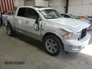 ✅ 2010 Dodge 1500 Laramie • VIN: 1D7RV1CT6AS154034 • Лот: 76686024. Опубликован ранее на Copart с пробегом 121 374 миль. Бесплатный доступ к архиву аукционных продаж из США и подробный отчёт об истории автомобиля на DreamBid. Изображение 4.