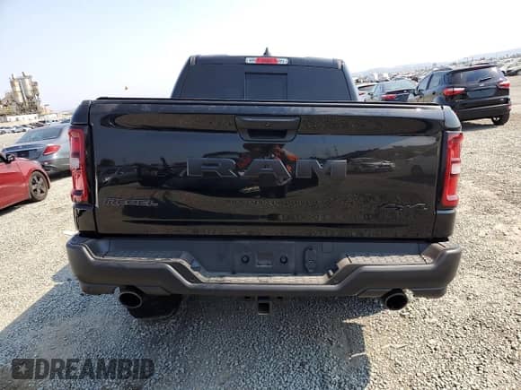 2025 Ram 1500 Rebel z VIN 1C6SRFLP8SN633854, wystawiony jako Copart lot #64609455 z przebiegiem 13 749 mil mil oraz Szkoda całkowita • Salvage title. Historia ofert i sprzedaży dostępna na DreamBid. Obrazek 6.