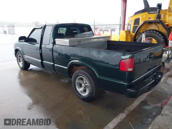 ✅ 2002 Chevrolet S-10 Fleet • VIN: 1GCCS195128262867 • Лот: 42374963. Опубликован ранее на IAAI с пробегом 170 601 миль. Бесплатный доступ к архиву аукционных продаж из США и подробный отчёт об истории автомобиля на DreamBid. Изображение 3.