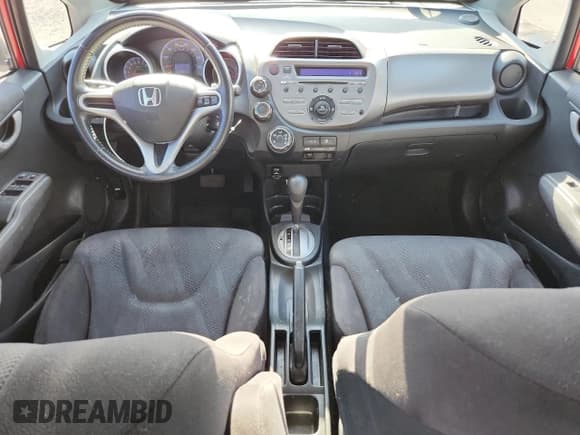 ✅ 2010 Honda Fit Sport • VIN: JHMGE8H4XAC040266 • Lot: 89741235. Wystawiony na Copart z przebiegiem 90 643 mil. Bezpłatny archiwum sprzedaży aukcyjnych z USA i szczegółowy raport historii pojazdu na DreamBid. Zdjęcie 8.