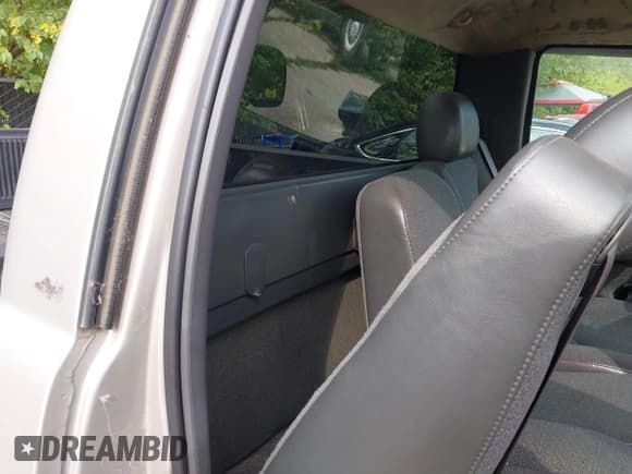 ✅ 2005 Chevrolet Silverado 1500 Work Truck • VIN: 1GCEC14X15Z182336 • Lot: 43214293. Listed on IAAI with 173,125 mi. Free auction sales archive from the USA and detailed vehicle history report at DreamBid. Image 8.