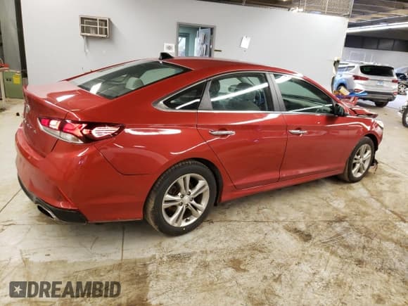 ✅ 2018 Hyundai Sonata Limited • VIN: 5NPE34AF1JH647695 • Лот: 42664063. Опубликован ранее на Copart с пробегом 42 135 миль. Бесплатный доступ к архиву аукционных продаж из США и подробный отчёт об истории автомобиля на DreamBid. Изображение 3.