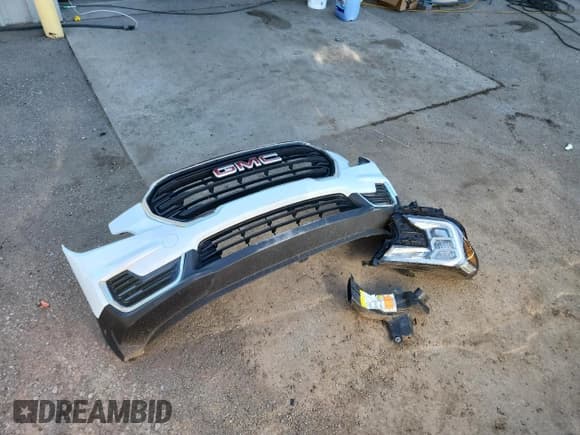 ✅ 2024 GMC Terrain SLE • VIN: 3GKALTEG8RL258192 • Lot: 90835105. Wystawiony na Copart z przebiegiem 17 422 mil. Bezpłatny archiwum sprzedaży aukcyjnych z USA i szczegółowy raport historii pojazdu na DreamBid. Zdjęcie 13.