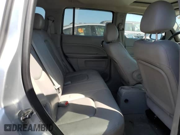 2009 Chevrolet HHR 2LT z VIN 3GNCA53V49S525414, wystawiony jako Copart lot #69882564 z przebiegiem 217 334 mil mil oraz Szkoda całkowita • Salvage title. Historia ofert i sprzedaży dostępna na DreamBid. Obrazek 10.