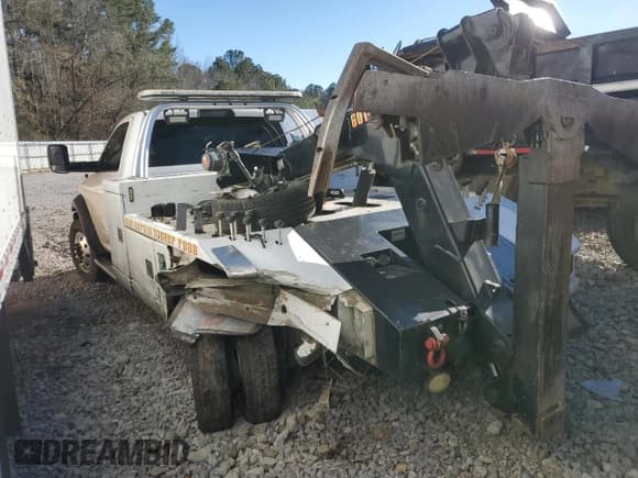 ✅ 2017 Ram 5500 SLT • VIN: 3C7WRMBLXHG654190 • Лот: 42515545. Опубликован ранее на Copart с пробегом 423 237 миль. Бесплатный доступ к архиву аукционных продаж из США и подробный отчёт об истории автомобиля на DreamBid. Изображение 2.