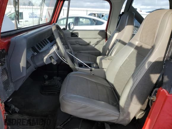 ✅ 1990 Jeep Wrangler S • VIN: 2J4FY19EXLJ514335 • Lot: 86919054. Wystawiony na Copart z przebiegiem 126 364 mil. Bezpłatny archiwum sprzedaży aukcyjnych z USA i szczegółowy raport historii pojazdu na DreamBid. Zdjęcie 7.