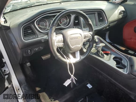 ✅ 2016 Dodge Challenger R/T Scat Pack • VIN: 2C3CDZFJ3GH220720 • Lot: 89802065. Wystawiony na Copart z przebiegiem 47 103 mil. Bezpłatny archiwum sprzedaży aukcyjnych z USA i szczegółowy raport historii pojazdu na DreamBid. Zdjęcie 8.