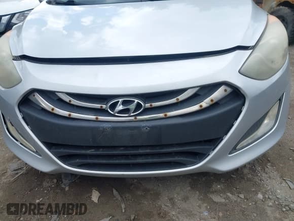 ✅ 2013 Hyundai Elantra • VIN: KMHD35LE2DU020869 • Lot: 43635744. Listed on IAAI with 195,927 mi. Free auction sales archive from the USA and detailed vehicle history report at DreamBid. Image 6.