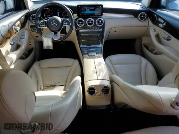 ✅ 2021 Mercedes-Benz GLC 300 • VIN: W1N0G8DB7MF870068 • Lot: 90105265. Wystawiony na Copart z przebiegiem 113 267 mil. Bezpłatny archiwum sprzedaży aukcyjnych z USA i szczegółowy raport historii pojazdu na DreamBid. Zdjęcie 8.