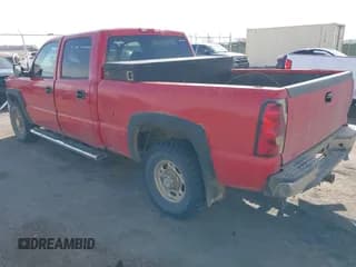 ✅ 2004 Chevrolet Silverado 2500 LS • VIN: 1GCGK23U64F228378 • Lot: 41972236. Wystawiony na IAAI z przebiegiem 228 119 mil. Bezpłatny archiwum sprzedaży aukcyjnych z USA i szczegółowy raport historii pojazdu na DreamBid. Zdjęcie 3.
