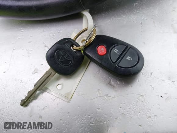 ✅ 2012 Toyota Sequoia SR5 • VIN: 5TDBY5G16CS069063 • Лот: 41561175. Опубликован ранее на IAAI с пробегом 140 627 миль. Бесплатный доступ к архиву аукционных продаж из США и подробный отчёт об истории автомобиля на DreamBid. Изображение 11.