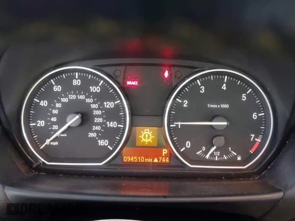 ✅ 2013 BMW 1 Series 128i • VIN: WBAUN1C55DVR00916 • Lot: 43670015. Listed on IAAI with 94,510 mi. Free auction sales archive from the USA and detailed vehicle history report at DreamBid. Image 7.