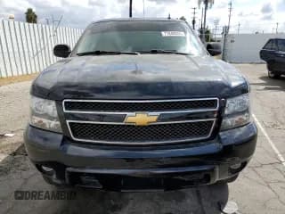 ✅ 2013 Chevrolet Suburban LT • VIN: 1GNSKJE76DR318499 • Lot: 71840624. Wystawiony na Copart z przebiegiem 191 050 mil. Bezpłatny archiwum sprzedaży aukcyjnych z USA i szczegółowy raport historii pojazdu na DreamBid. Zdjęcie 5.