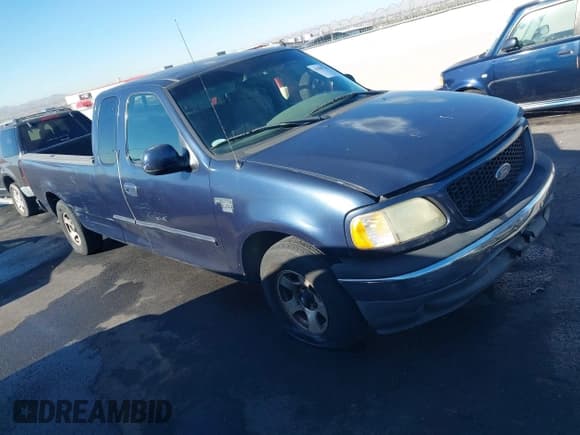✅ 2002 Ford F-150 XL • VIN: 1FTRX17L12NA31966 • Lot: 41885766. Listed on IAAI with 212,398 mi. Free auction sales archive from the USA and detailed vehicle history report at DreamBid. Image 1.
