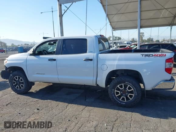 ✅ 2014 Toyota Tundra SR5 • VIN: 5TFDM5F13EX053244 • Lot: 41998804. Listed on IAAI with 288,414 mi. Free auction sales archive from the USA and detailed vehicle history report at DreamBid. Image 14.