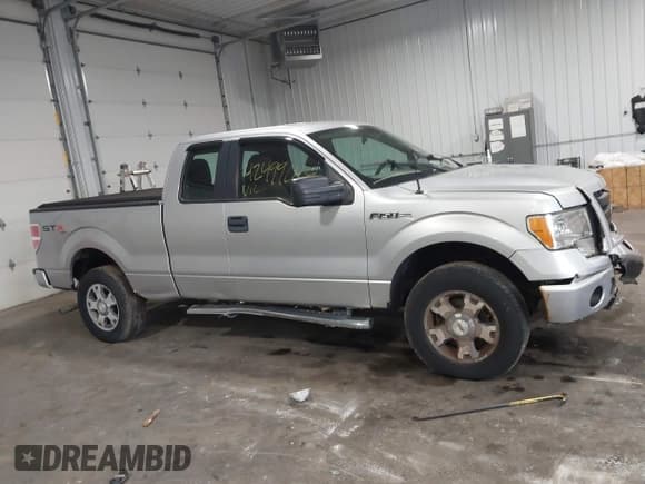 ✅ 2010 Ford F-150 XL • VIN: 1FTEX1EW6AFD81288 • Lot: 42499048. Wystawiony na IAAI z przebiegiem 39 605 mil. Bezpłatny archiwum sprzedaży aukcyjnych z USA i szczegółowy raport historii pojazdu na DreamBid. Zdjęcie 13.