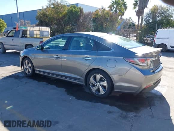 ✅ 2017 Hyundai Sonata • VIN: KMHE14L26HA074323 • Lot: 43610223. Wystawiony na IAAI z przebiegiem 160 950 mil mil. Skorzystaj z bezpłatnego archiwum sprzedaży aukcyjnych z USA i zobacz szczegółowy raport historii pojazdu na DreamBid. Zdjęcie 3.