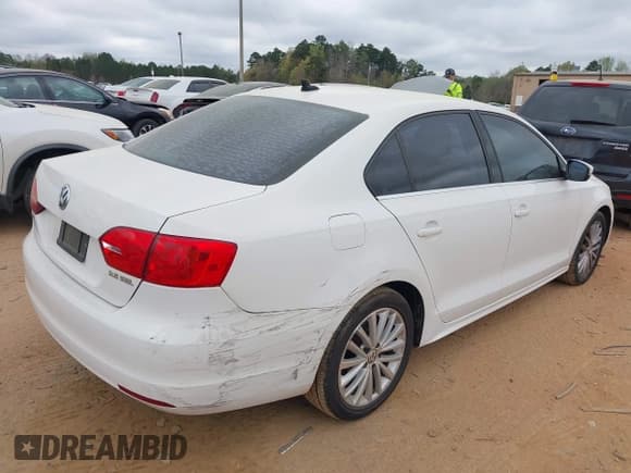 ✅ 2012 Volkswagen Jetta SEL • VIN: 3VWLP7AJ3CM325796 • Lot: 41907604. Listed on IAAI with 185,542 mi. Free auction sales archive from the USA and detailed vehicle history report at DreamBid. Image 4.