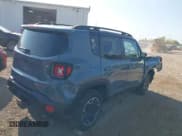 ✅ 2017 Jeep Renegade Trailhawk • VIN: ZACCJBCB2HPF32245 • Lot: 43245039. Wystawiony na IAAI z przebiegiem 121 648 mil. Bezpłatny archiwum sprzedaży aukcyjnych z USA i szczegółowy raport historii pojazdu na DreamBid. Zdjęcie 4.