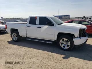 ✅ 2017 Chevrolet Silverado 1500 Custom • VIN: 1GCVKPECXHZ245293 • Лот: 71495884. Опубликован ранее на Copart с пробегом Не указан. Бесплатный доступ к архиву аукционных продаж из США и подробный отчёт об истории автомобиля на DreamBid. Изображение 3.