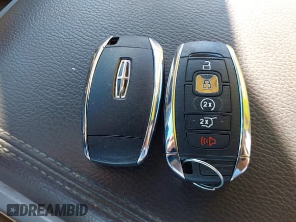 ✅ 2019 Lincoln Navigator Reserve • VIN: 5LMJJ3LT4KEL22261 • Лот: 43293071. Опубликован ранее на IAAI с пробегом 99 006 миль. Бесплатный доступ к архиву аукционных продаж из США и подробный отчёт об истории автомобиля на DreamBid. Изображение 11.