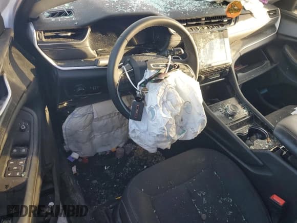 ✅ 2023 Jeep Grand Cherokee Altitude • VIN: 1C4RJGAG3PC535003 • Lot: 84381544. Listed on Copart with Not provided. Free auction sales archive from the USA and detailed vehicle history report at DreamBid. Image 8.