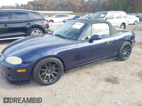 ✅ 2001 Mazda MX-5 Miata • VIN: JM1NB353410201227 • Lot: 43656211. Listed on IAAI with 123,150 mi. Free auction sales archive from the USA and detailed vehicle history report at DreamBid. Image 2.